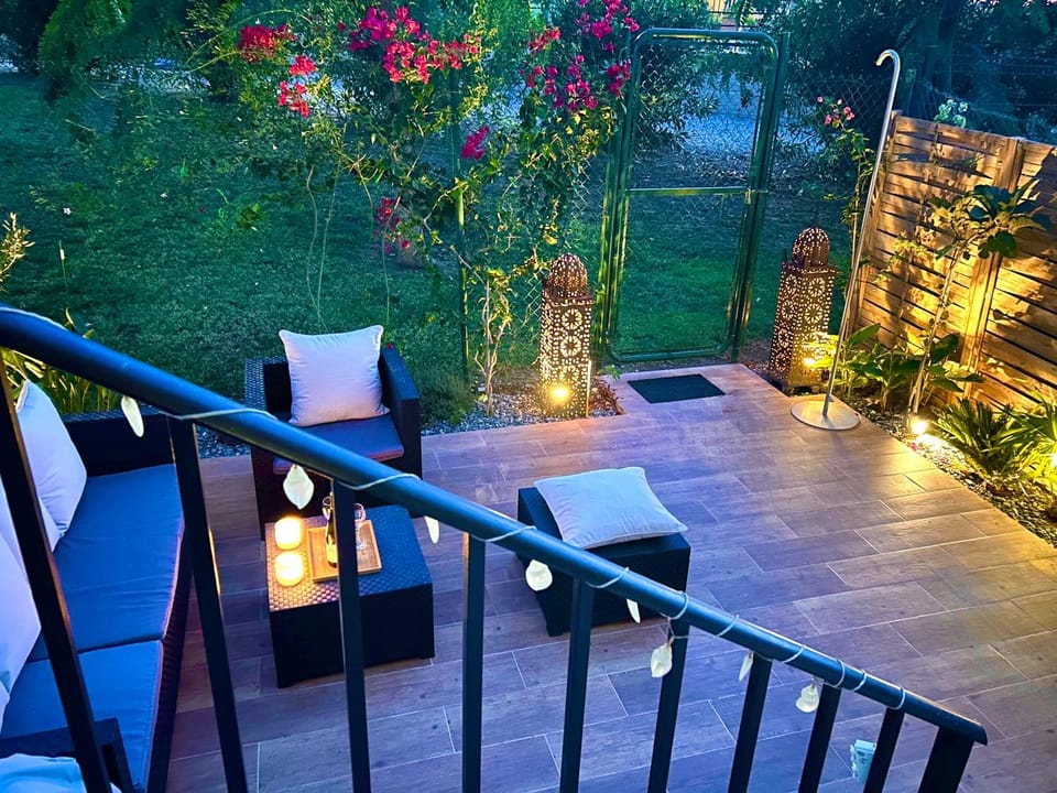 Balcony/Terrace, Garden view