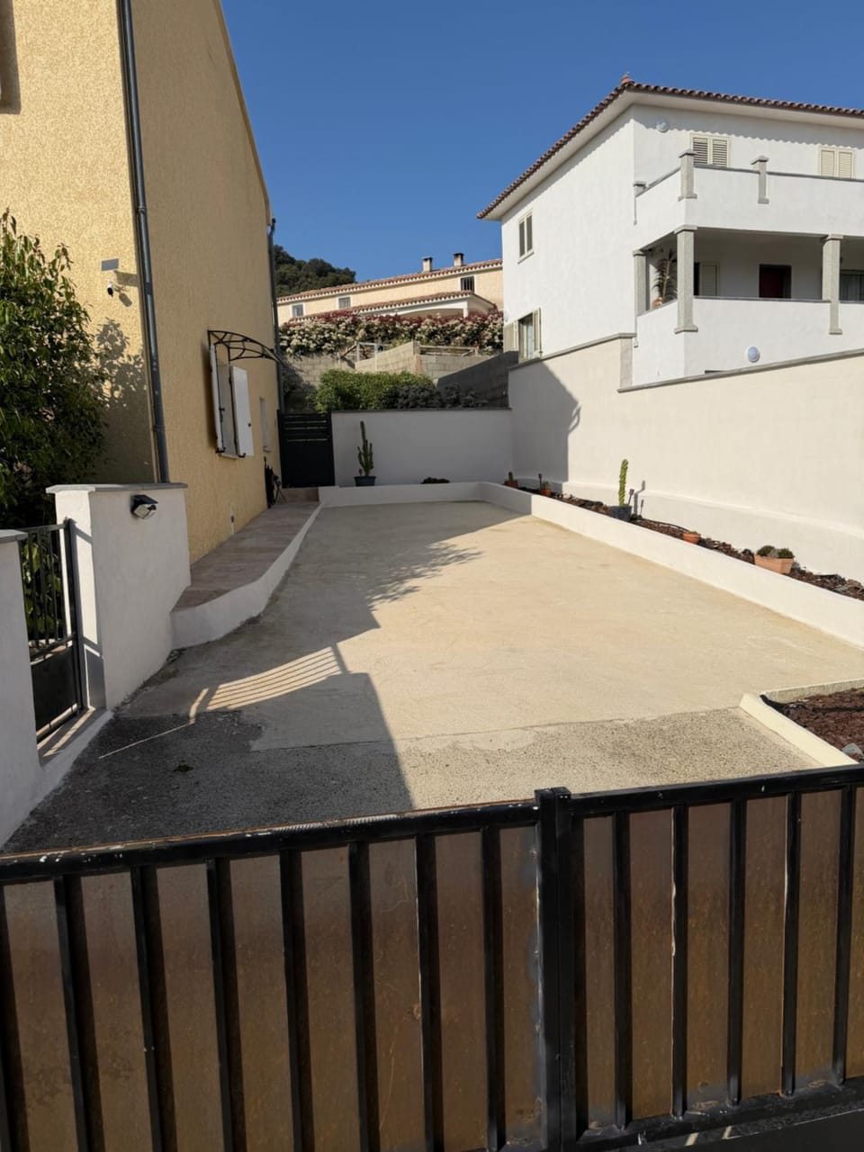 Appartement deux chambres spacieux avec jardin et entièrement privatif dans lotissement très calme Villa in Corsica