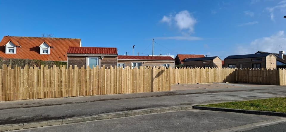 Facade/entrance, Parking