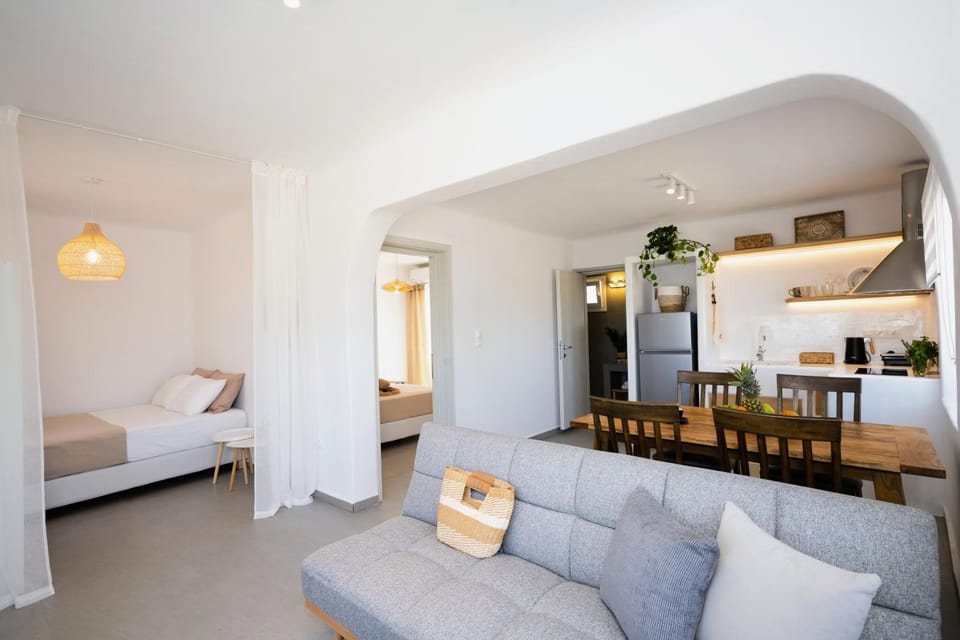 Living room, Photo of the whole room, Seating area, Dining area