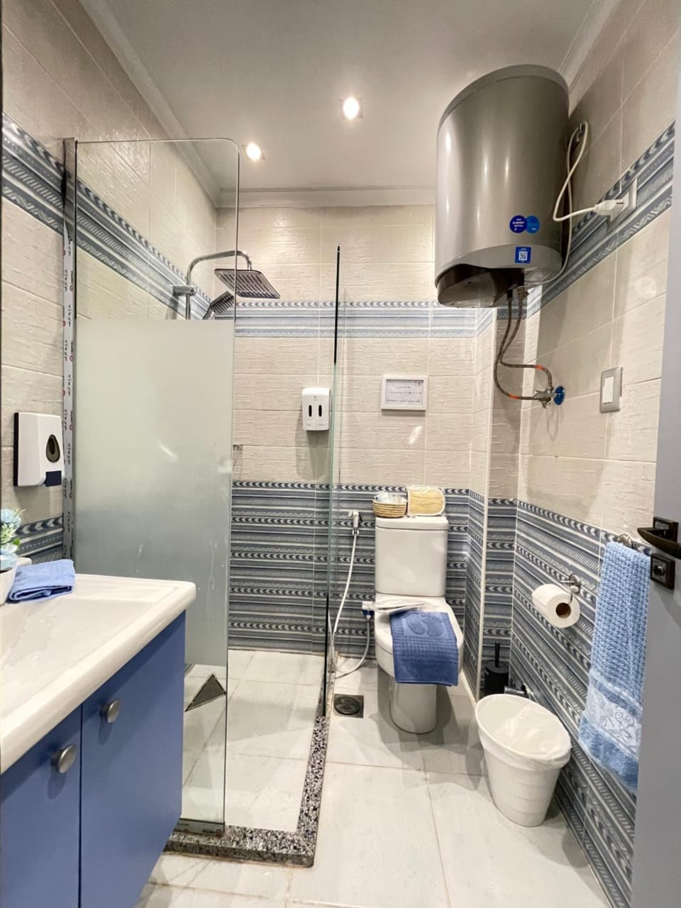 Shower, Toilet, bidet