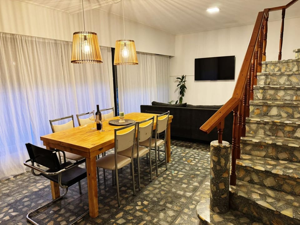 Casa Zona Residencial , pileta, garage doble y quincho con parrilla House in Buenos Aires Province