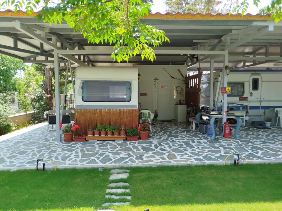 Property building, Garden, Balcony/Terrace, acessibility
