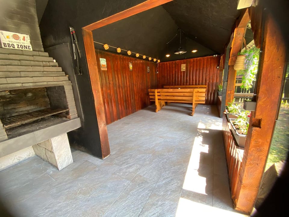 Patio, BBQ facilities