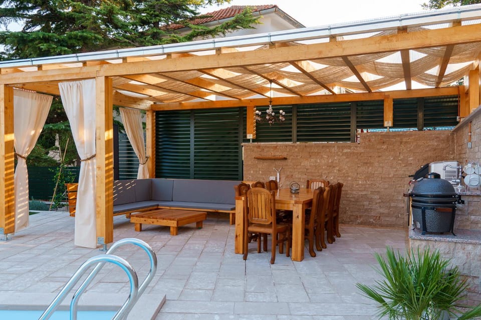 Holiday House Boban with Private Pool and Garage House in Split-Dalmatia County