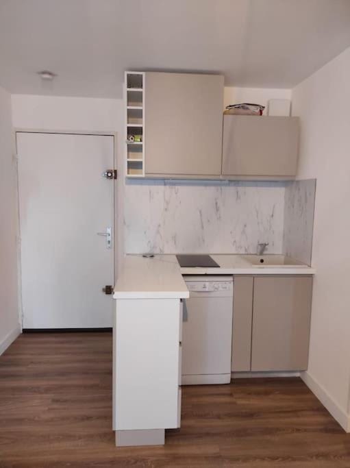Charmant T2 avec vue sur l'étang Apartment in Occitanie