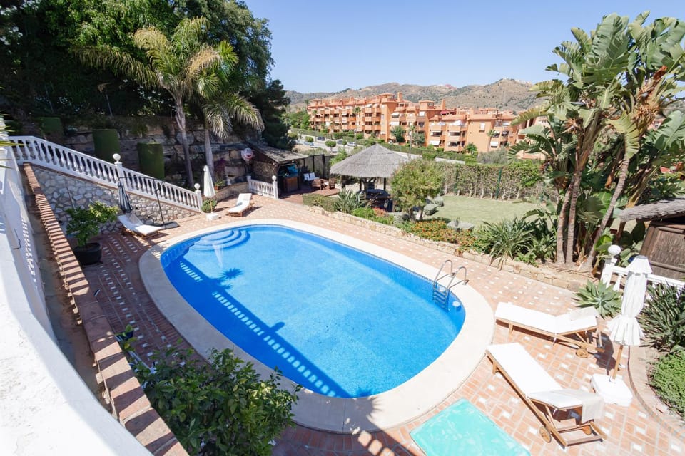 Mountain view, Pool view, Swimming pool