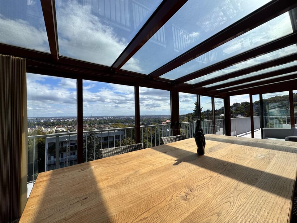 Day, View (from property/room), Balcony/Terrace, Dining area, City view