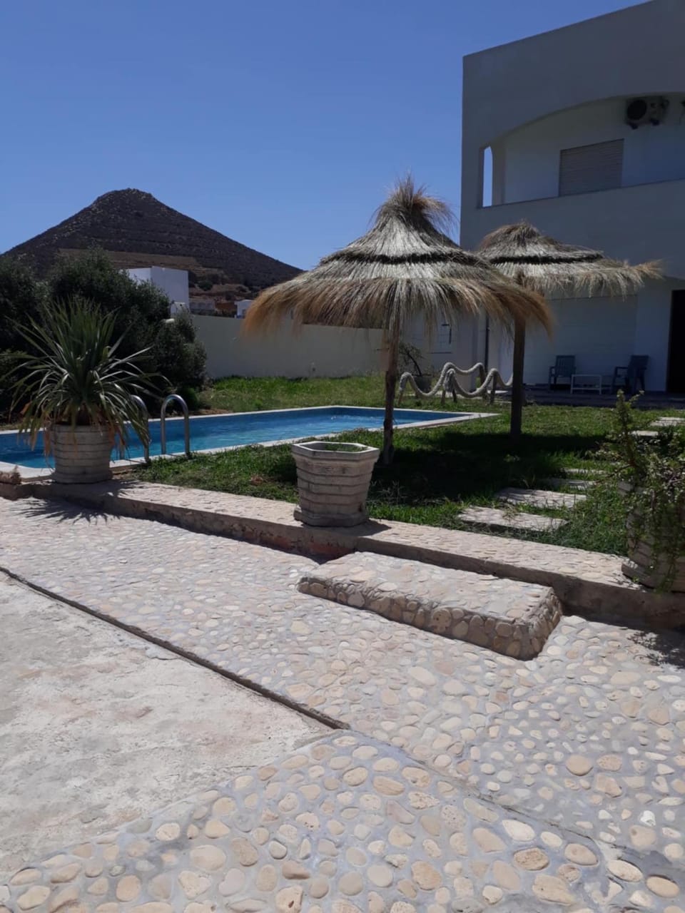 VILLA SOUNINE RAFRAF avec piscine Villa in Tunisia