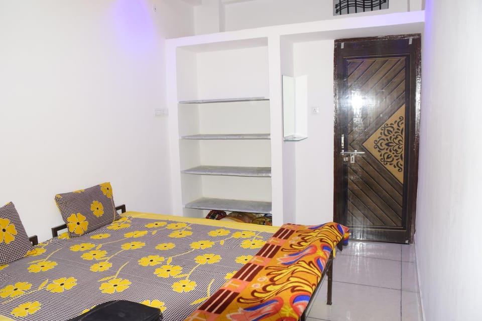 Gurudham Guest house Bed and Breakfast in India