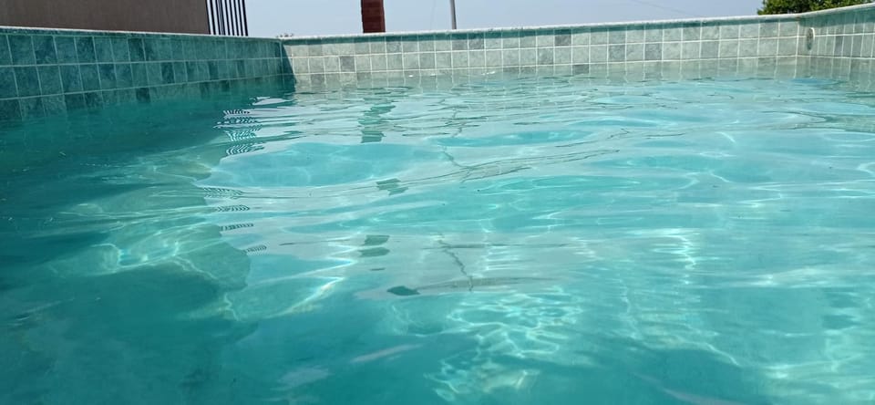 Day, Swimming pool