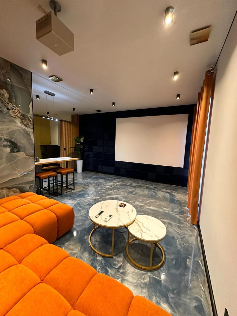 TV and multimedia, Living room, Seating area