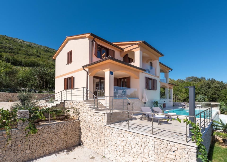 Vila Girasole FeWo - Appartment House in Istria County