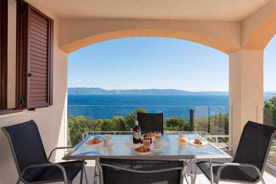 Vila Girasole FeWo - Appartment House in Istria County