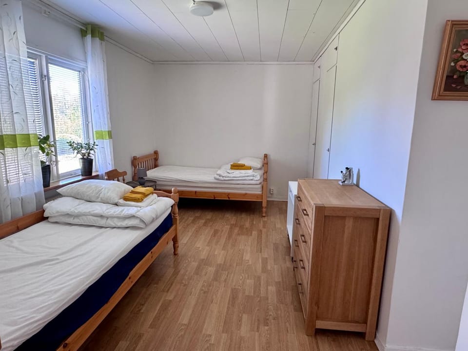 Photo of the whole room, Bedroom