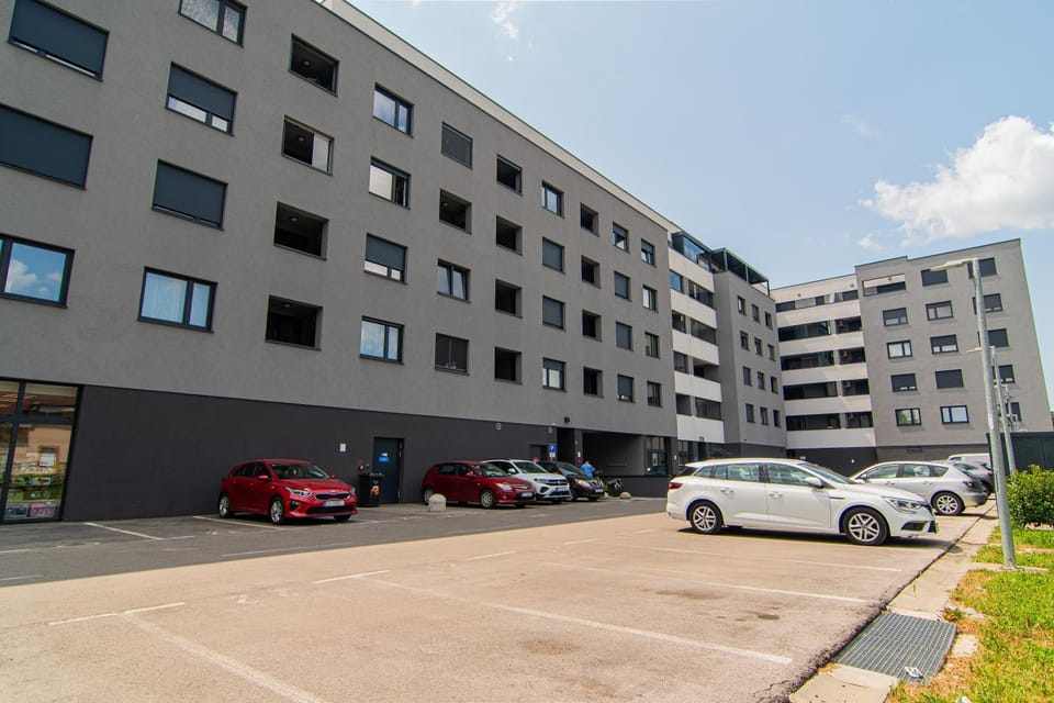 Property building, Day, Street view, Location, Parking