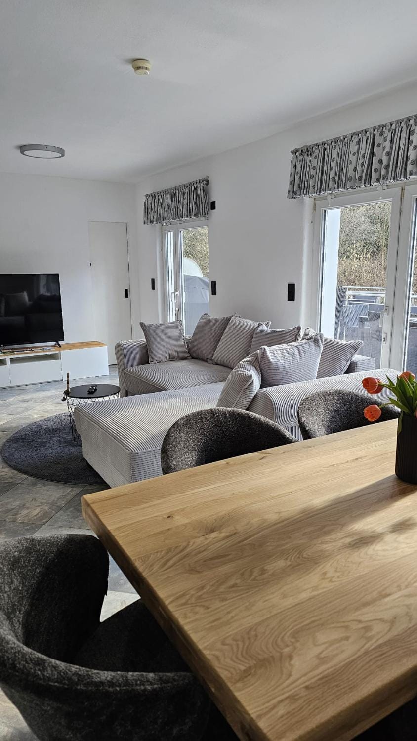 Living room, Dining area