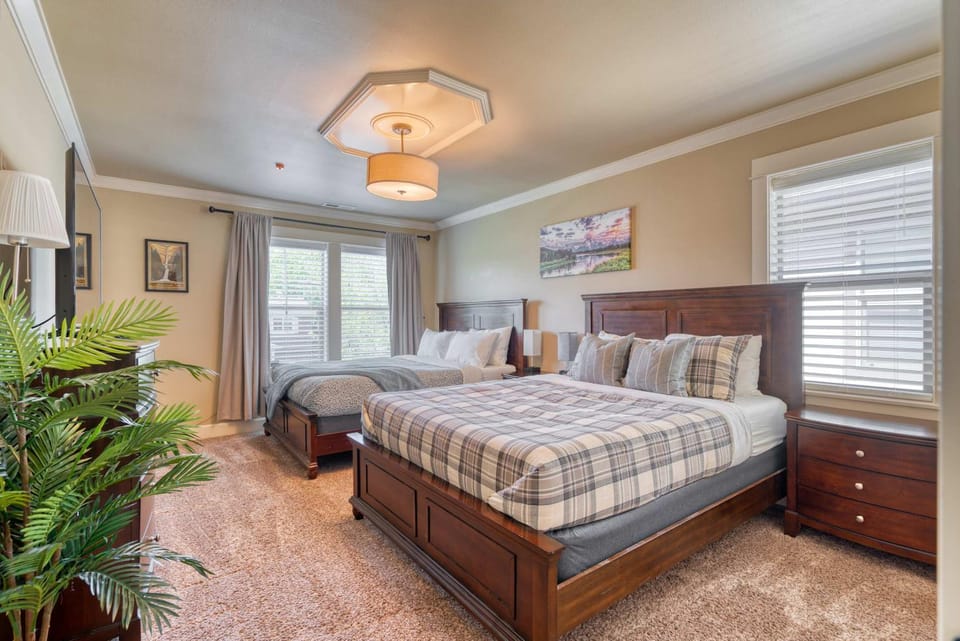 Stay Portland - The Garfield Getaway House- Luxury New Build House in Portland