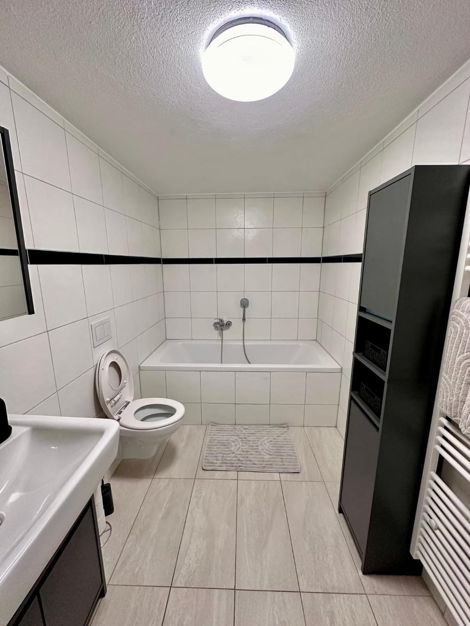 Shower, Toilet, Bathroom, Bath