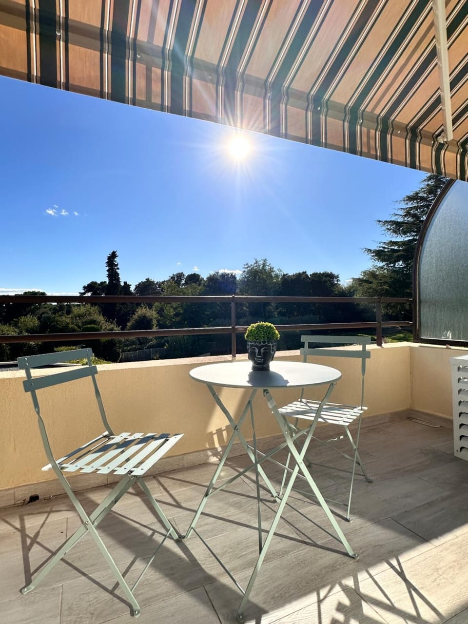 Property building, Balcony/Terrace, Balcony/Terrace, Swimming pool