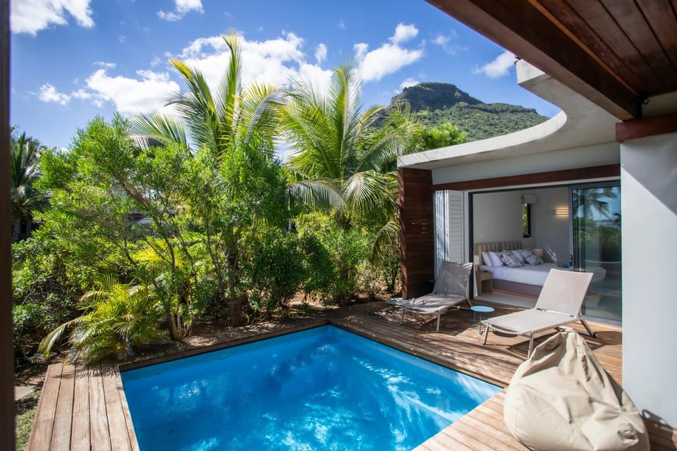 Pool view, Swimming pool, sunbed