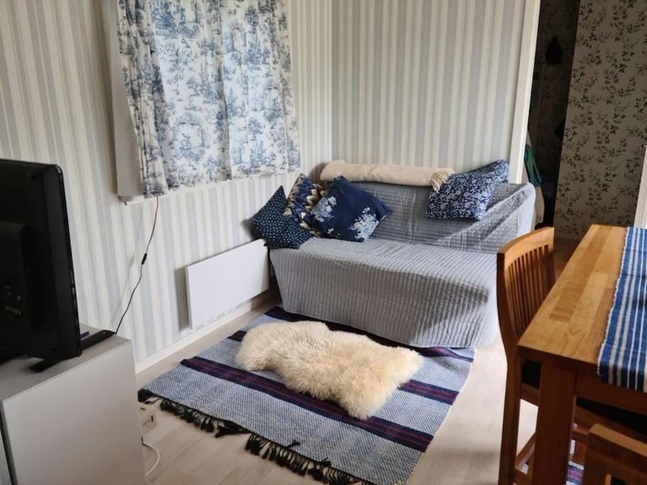 Förtjusande gästhus med parkering Apartment in Västra Götaland County