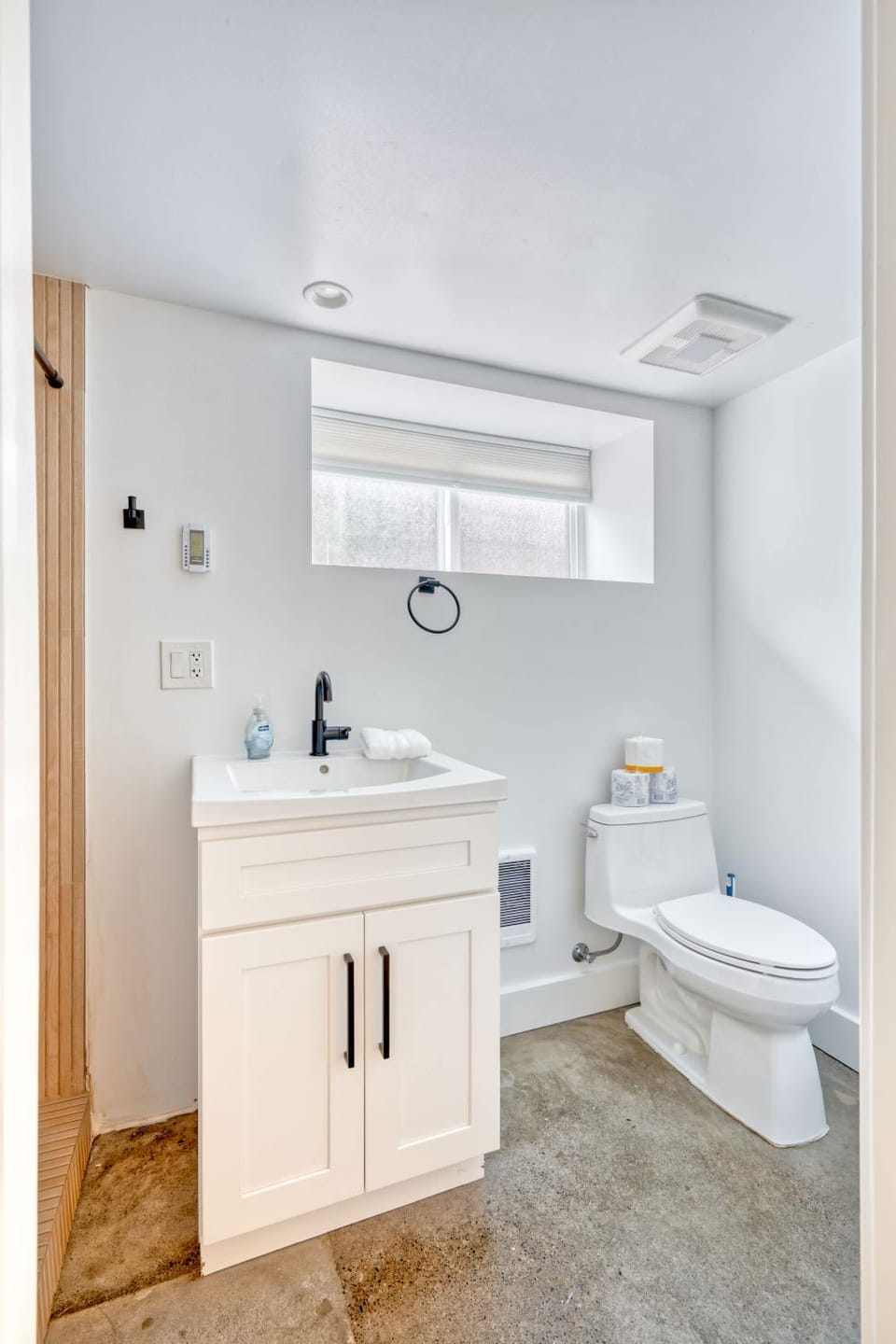 Stay Portland - Budget-Friendly Basement Hideaway - 91 WalkScore Apartment in Portland