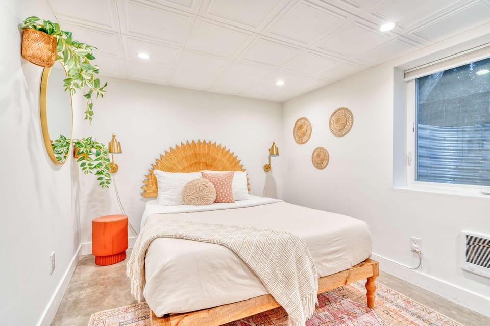 Stay Portland - Budget-Friendly Basement Hideaway - 91 WalkScore Apartment in Portland