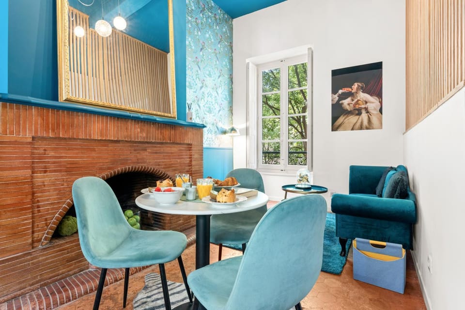 Seating area, Dining area