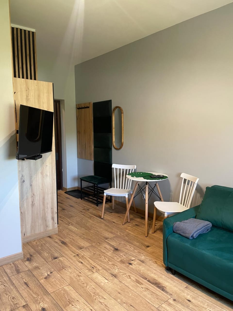 Kitchen or kitchenette, Living room, Seating area