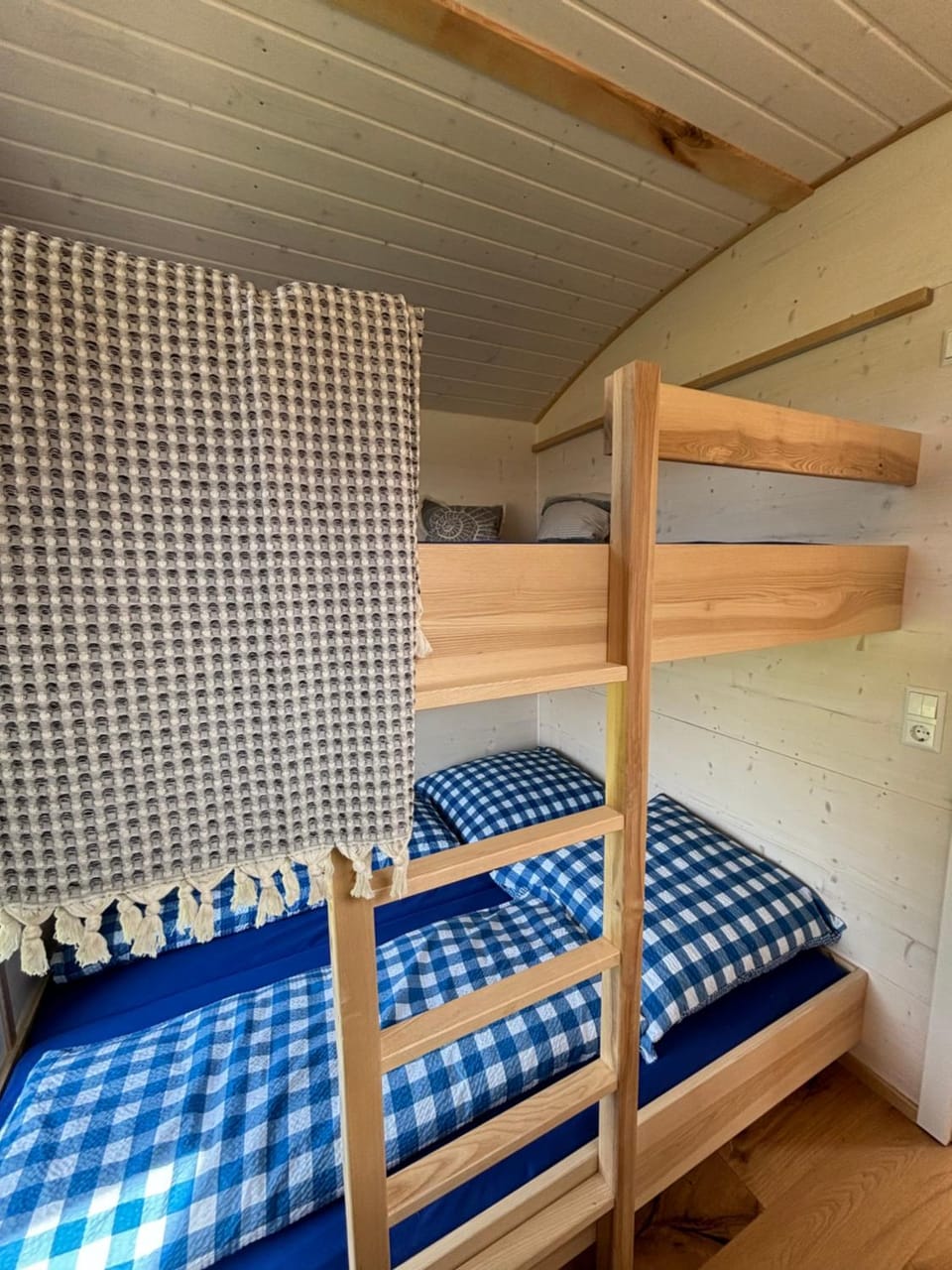 bunk bed