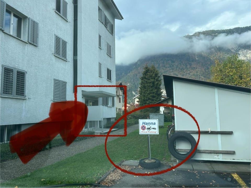 Facade/entrance, Parking