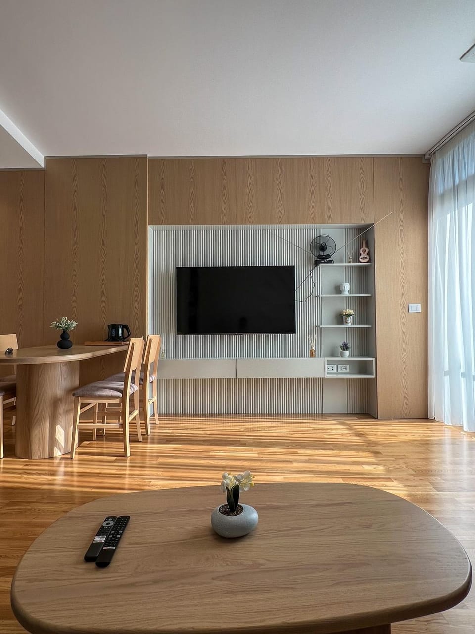 Communal lounge/ TV room, TV and multimedia, Seating area, Dining area, Evening entertainment
