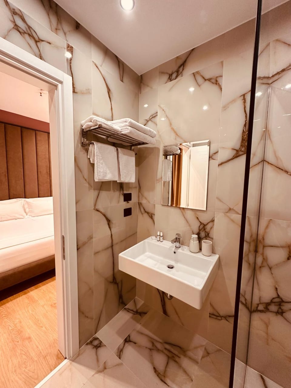 Shower, Bathroom, towels