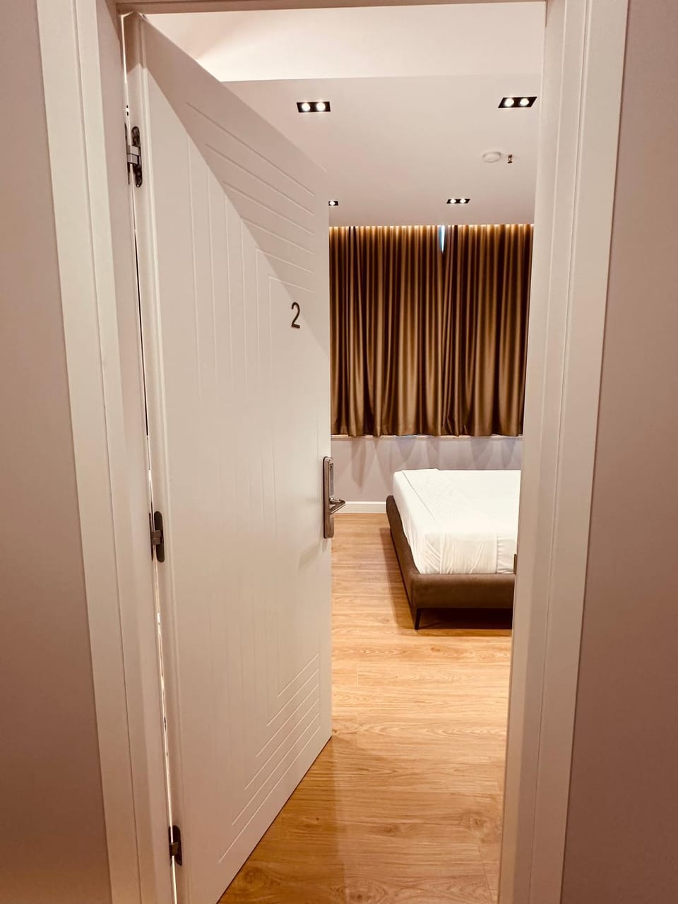Photo of the whole room, Bedroom