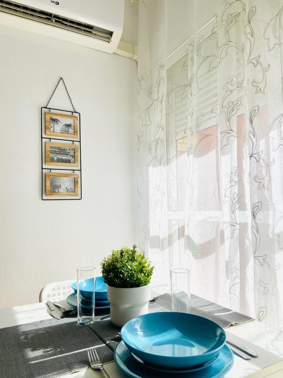 Dining area, air conditioner