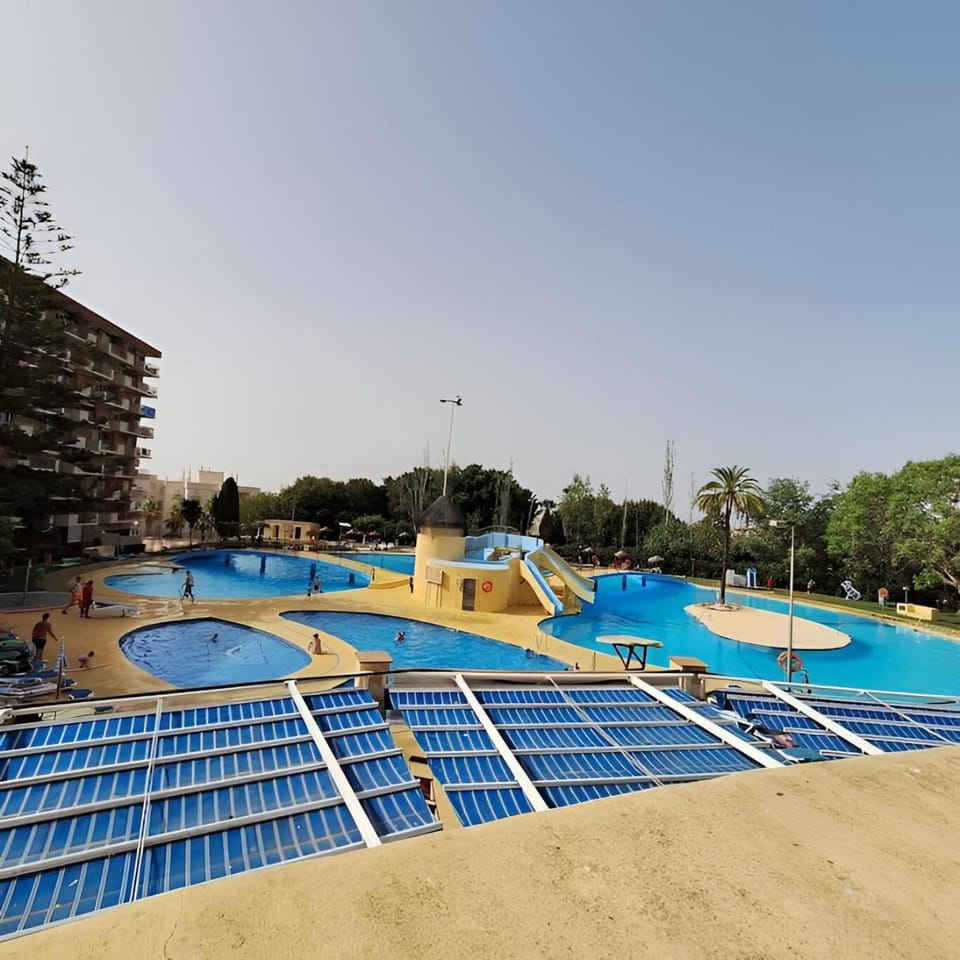 Garden, Swimming pool
