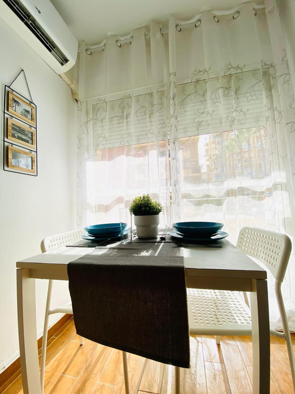 Dining area, air conditioner