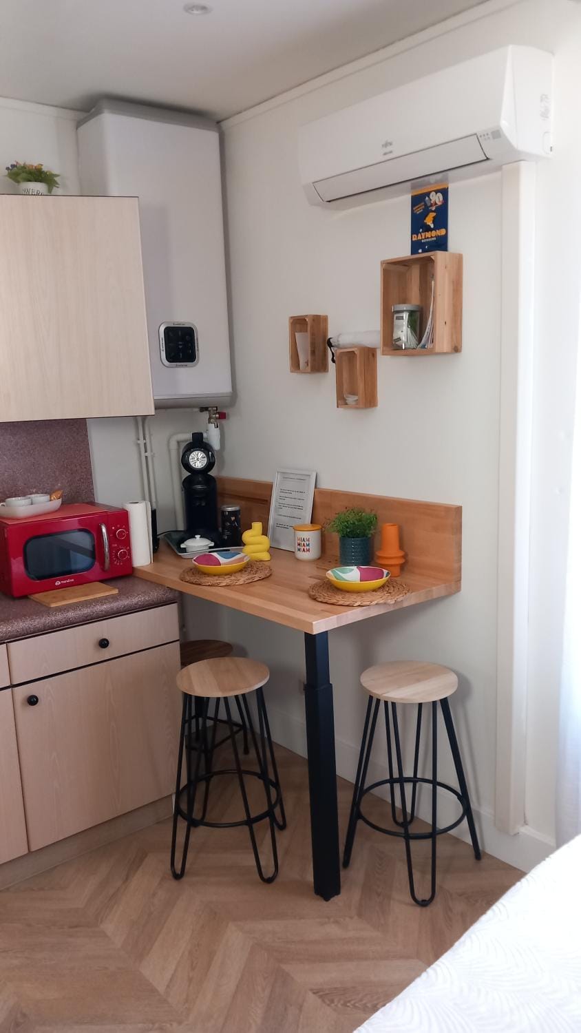 Studio Valliere les halles 15m2 avec clim Apartment in Narbonne