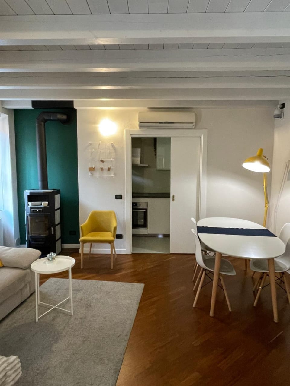 Kitchen or kitchenette, Seating area, Dining area