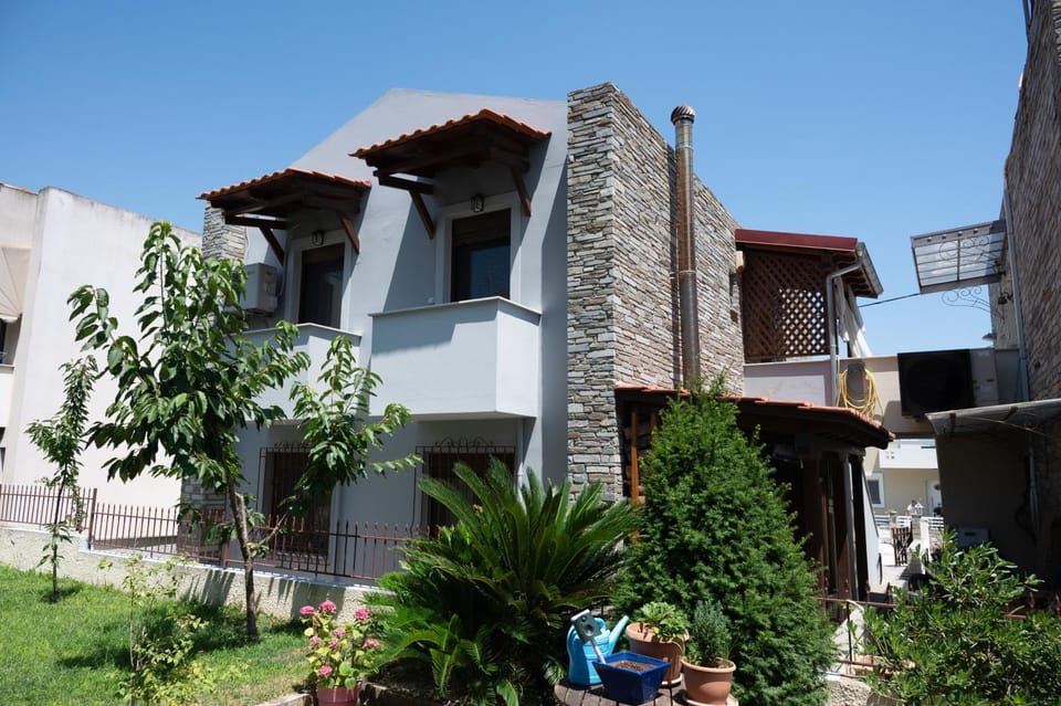 Property building, Day