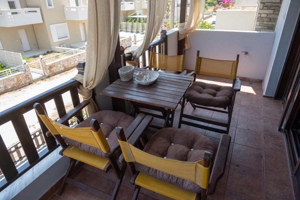View (from property/room), Balcony/Terrace, Seating area