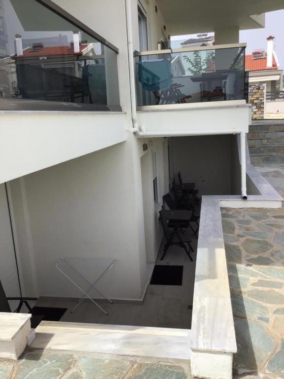 Villa Nikiti View semi-basement Capsule hotel in Nikiti