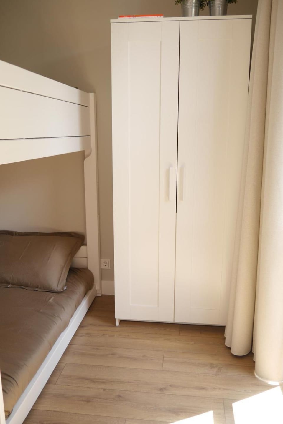 Bed, Photo of the whole room, Bedroom, wardrobe