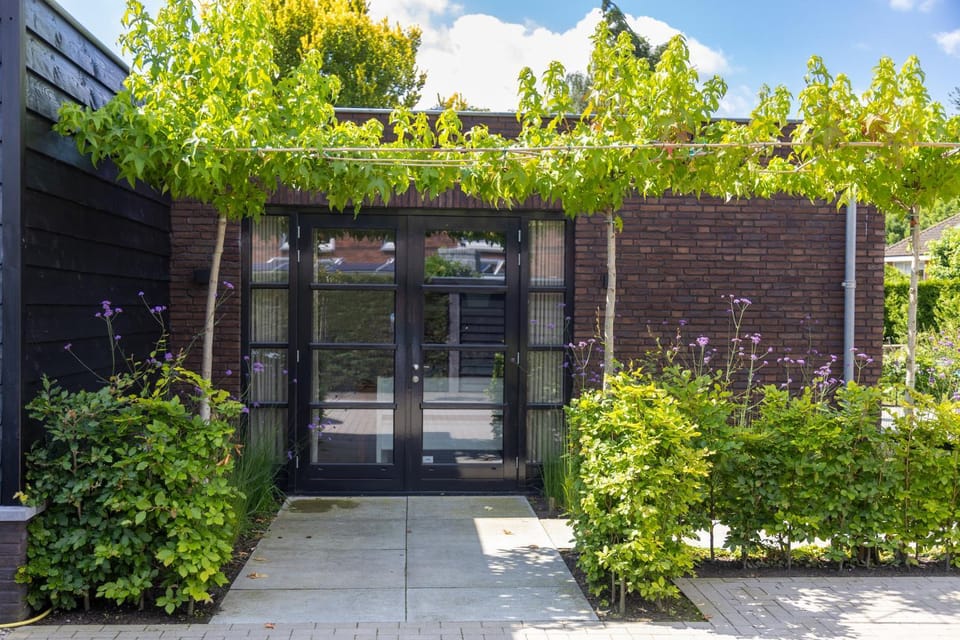 Property building, Facade/entrance