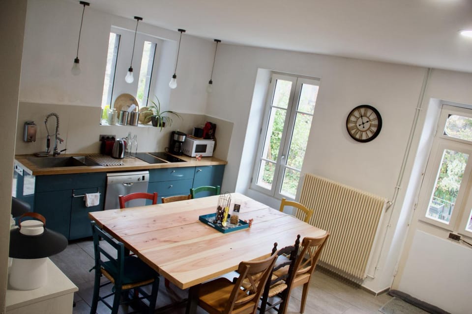 Kitchen or kitchenette, Dining area, kitchen