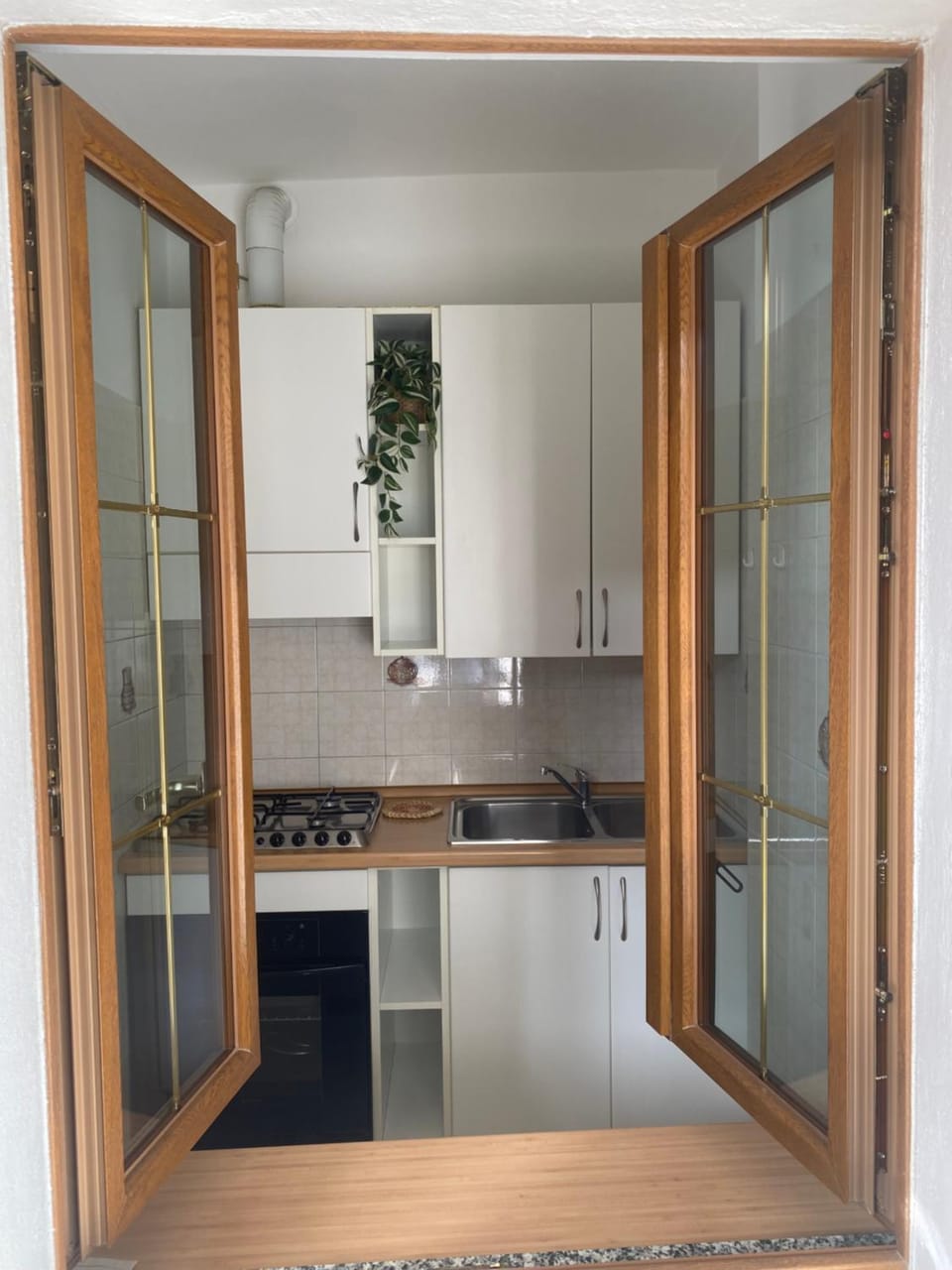Kitchen or kitchenette, stove