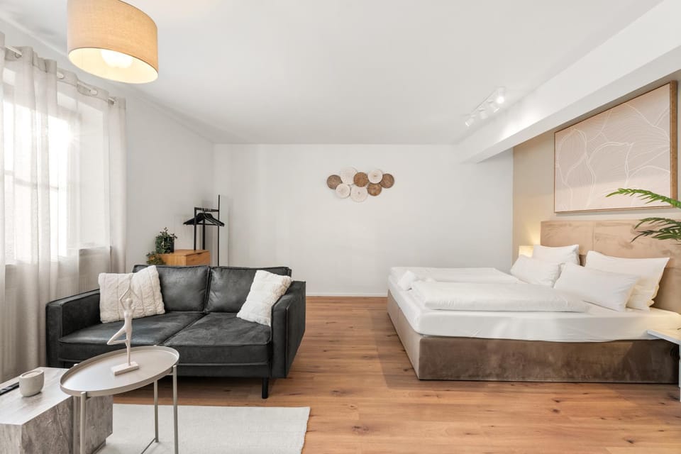 Bed, Living room, Photo of the whole room, Seating area, Bedroom