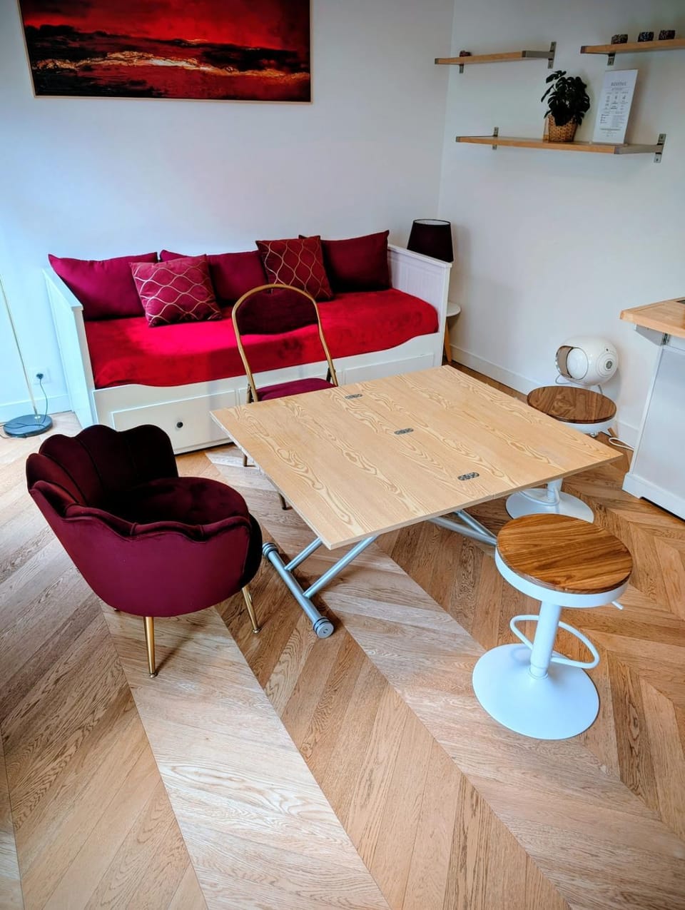 Living room, Seating area, Dining area