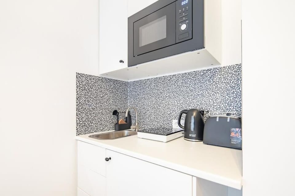 Extra Central - Mini Modern Studio Apartment in Budapest